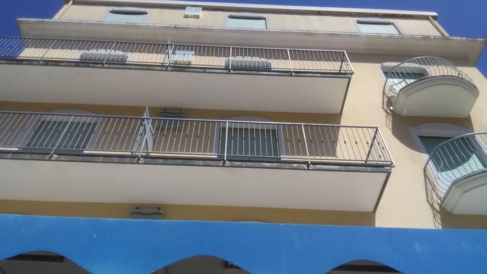 Hotel Marilonda Rimini Exterior photo